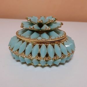 Beatiful room decor piece.